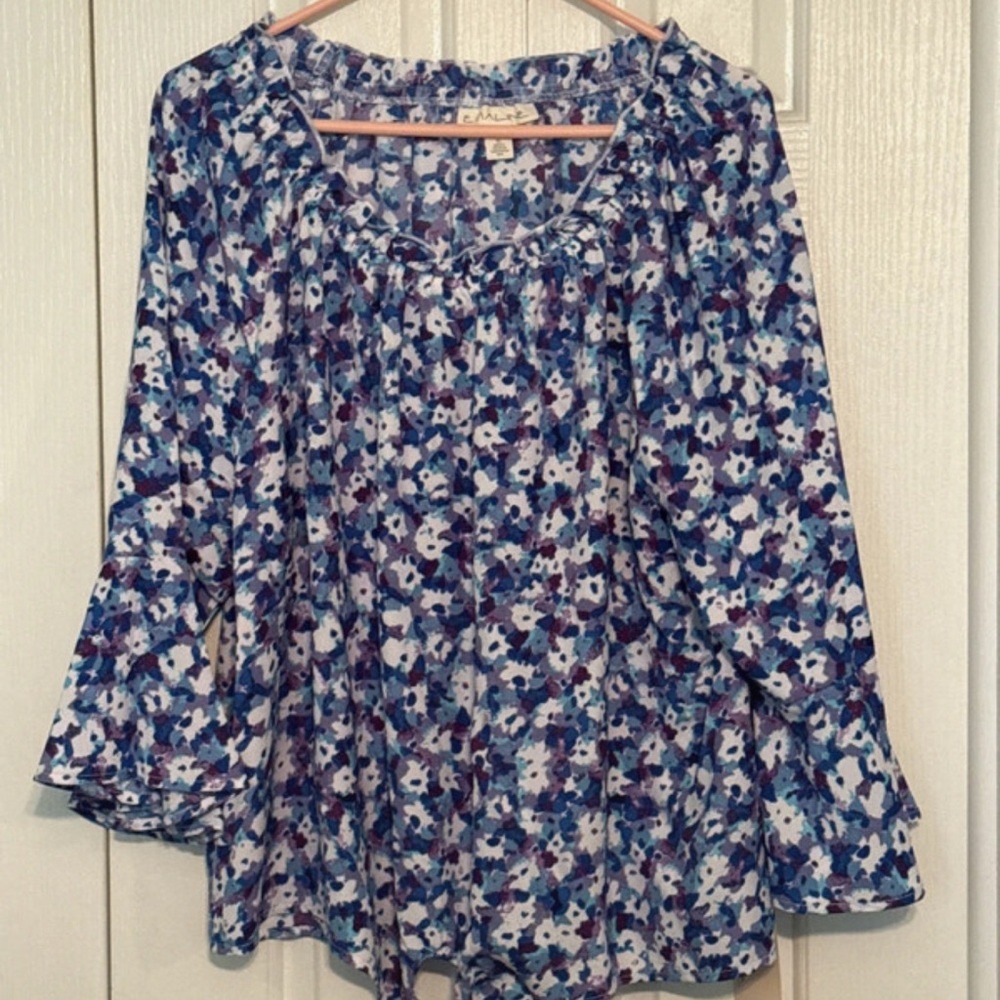 Emaline NWT Blue Floral Peasant Blouse with Bell Sleeves